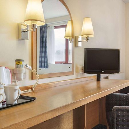 Days Inn Magor Ngoại thất bức ảnh